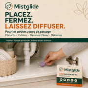 Placement d'un sachet StopNuisibles dans une petite zone sous évier